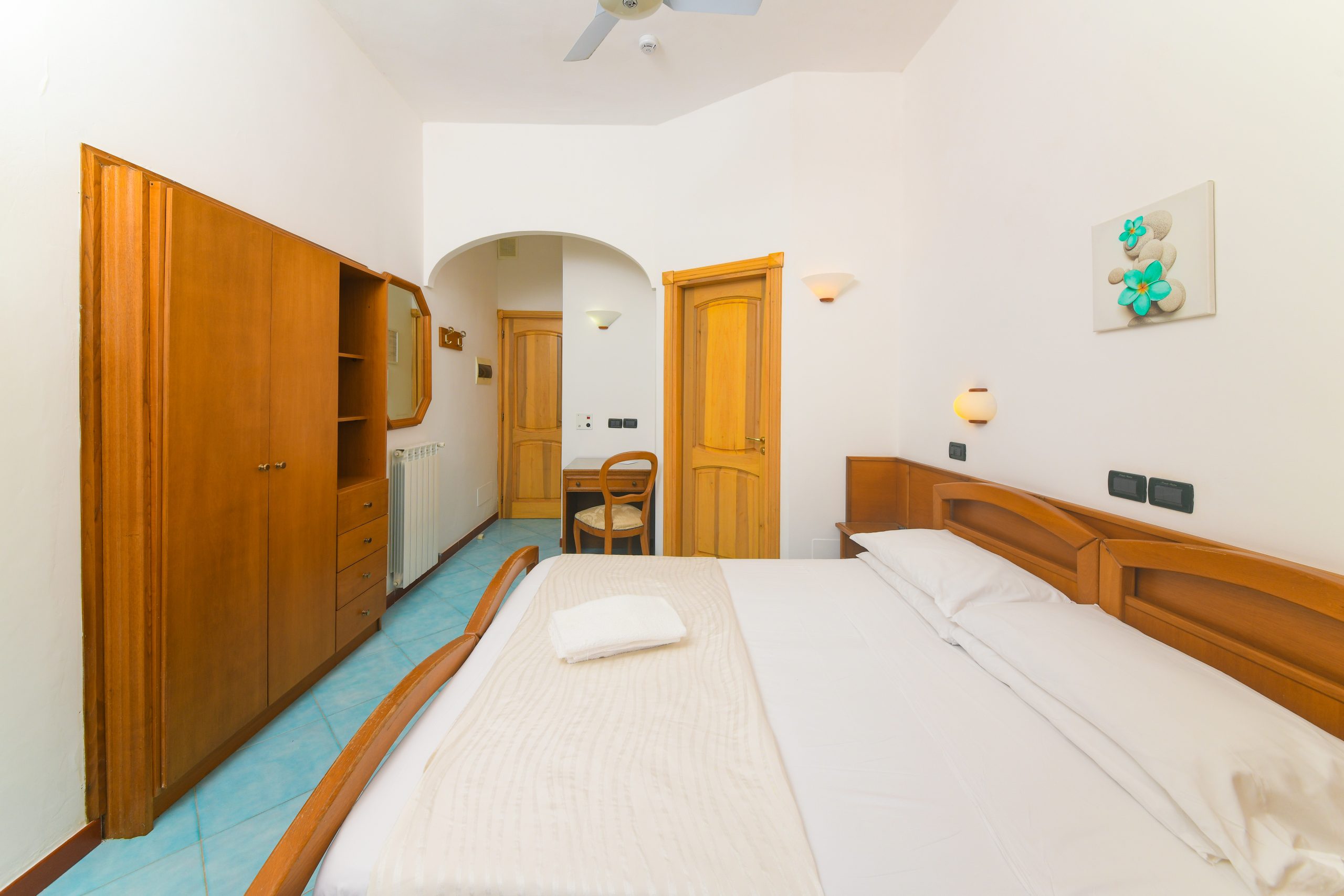 HOTRL-PINETA-CAMERA-DOPPIA-STANDARD