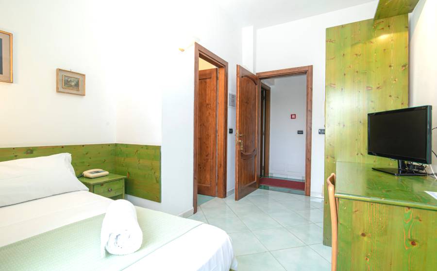 camera-singola-standard-hotel-pineta-1